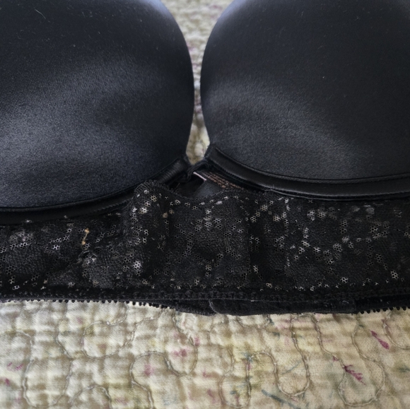 Victorias Secret Black Lace Women's Bra - Picture 1 of 4